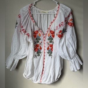 Solitaire White Floral Embroidered Blouse Women’s Medium Cottagecore Ruffle Cuff